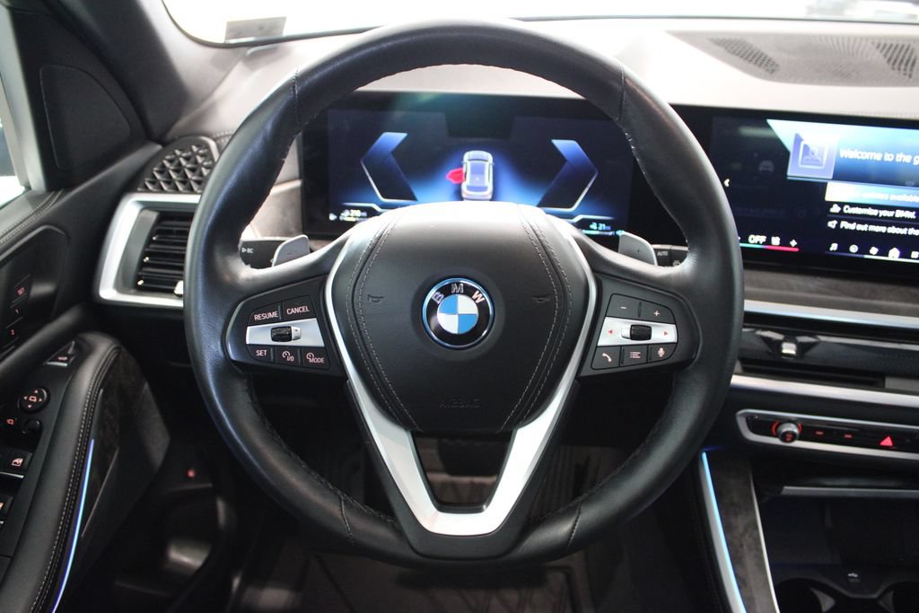 Used 2025 BMW X5 xDrive50e AWD/4WD image 24
