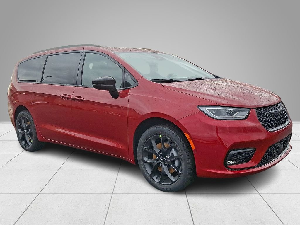 New 2026 Chrysler Pacifica Limited w/ S Appearance Package AWD/4WD image 3