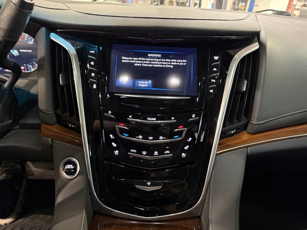 Used 2020 Cadillac Escalade Luxury AWD/4WD image 27