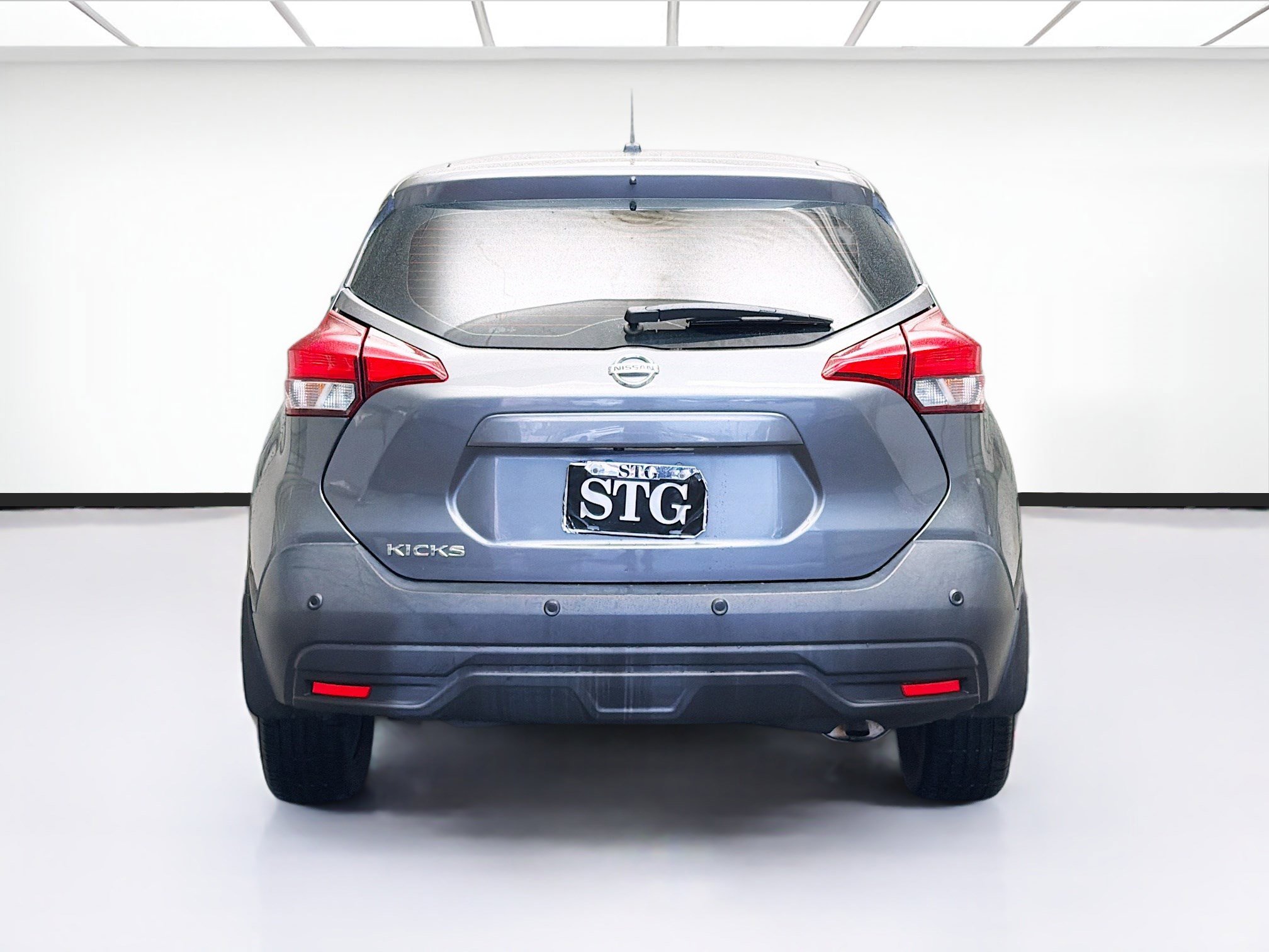 Used 2020 Nissan Kicks S image 5