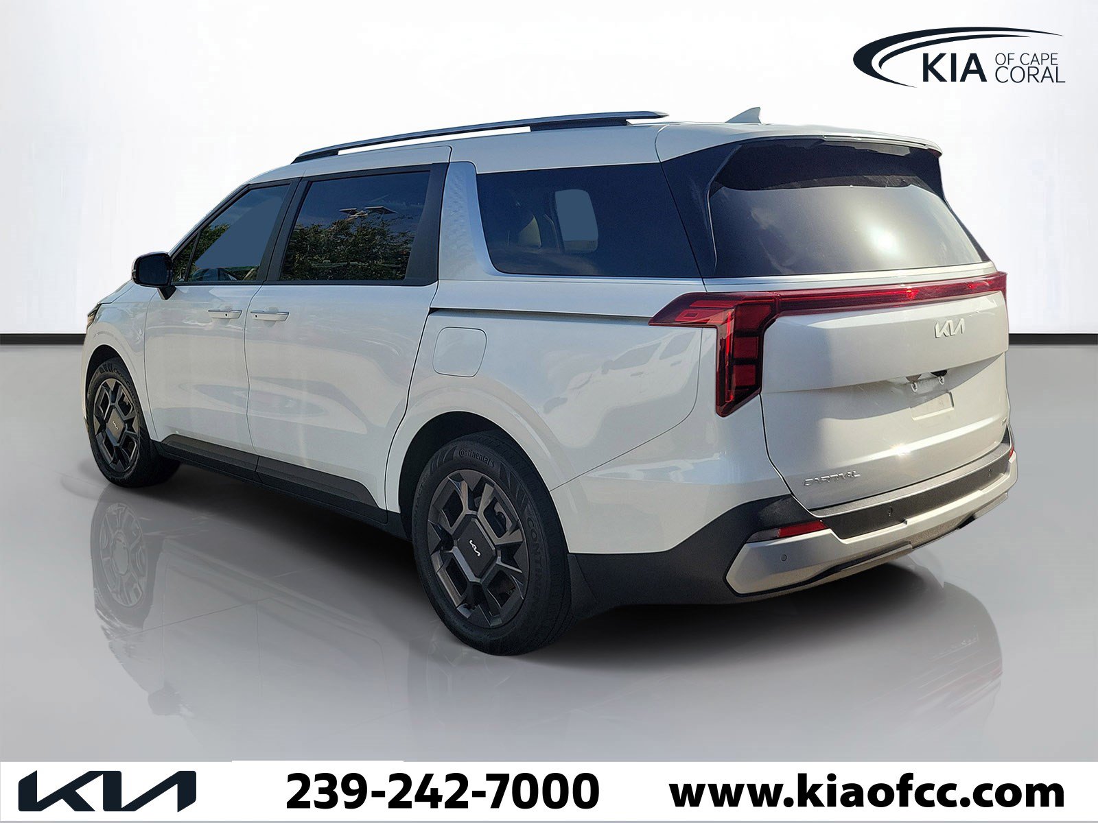 Certified 2025 Kia Carnival EX FWD image 4