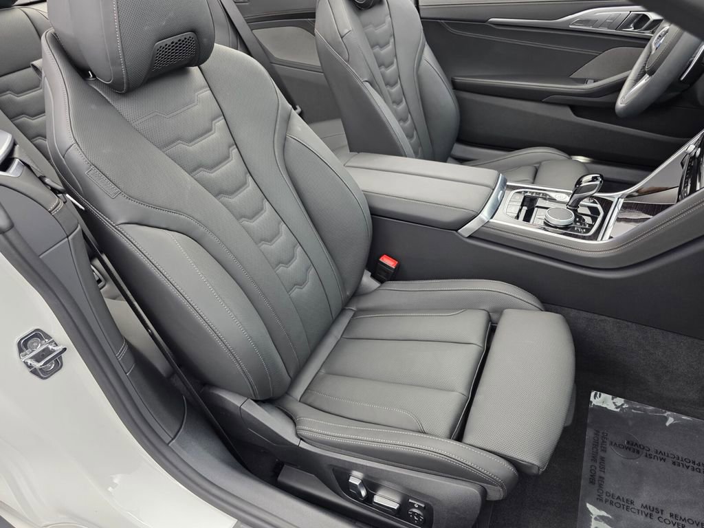 Used 2026 BMW 840i Convertible w/ Comfort Seating Package RWD image 29