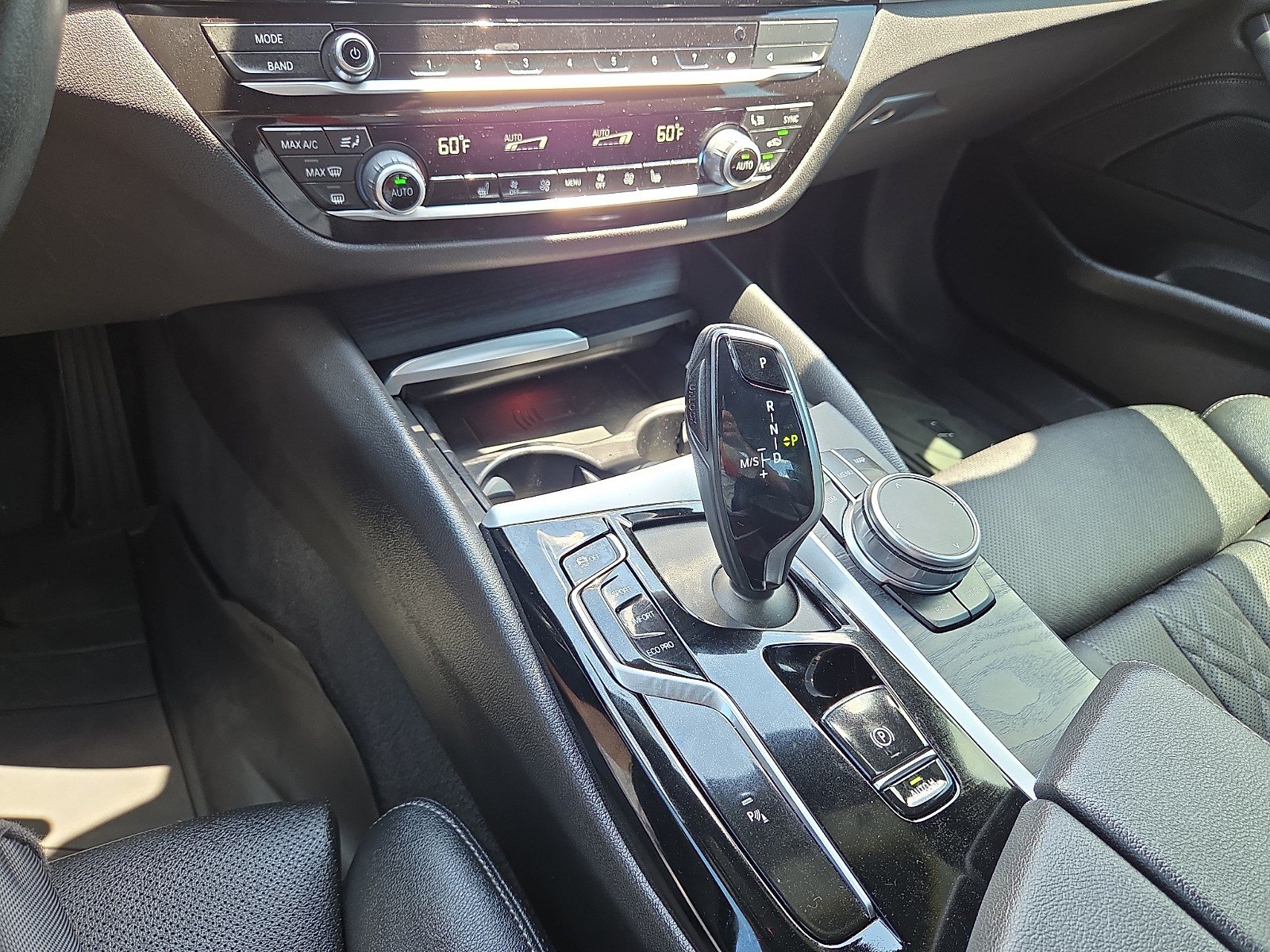 Used 2023 BMW 530i xDrive AWD/4WD image 25