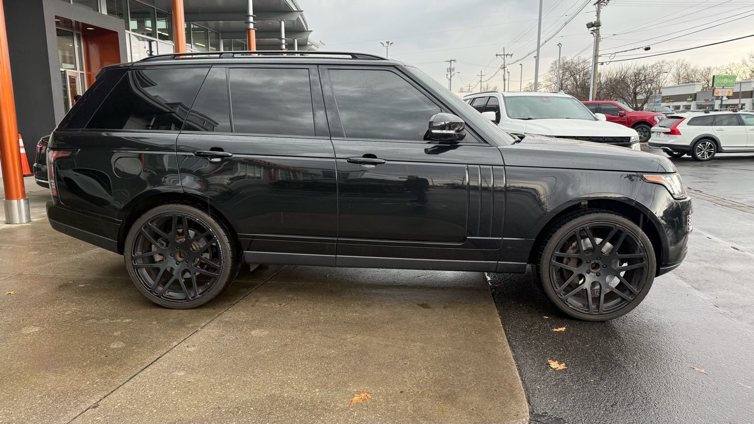 Used 2013 Land Rover Range Rover HSE image 4