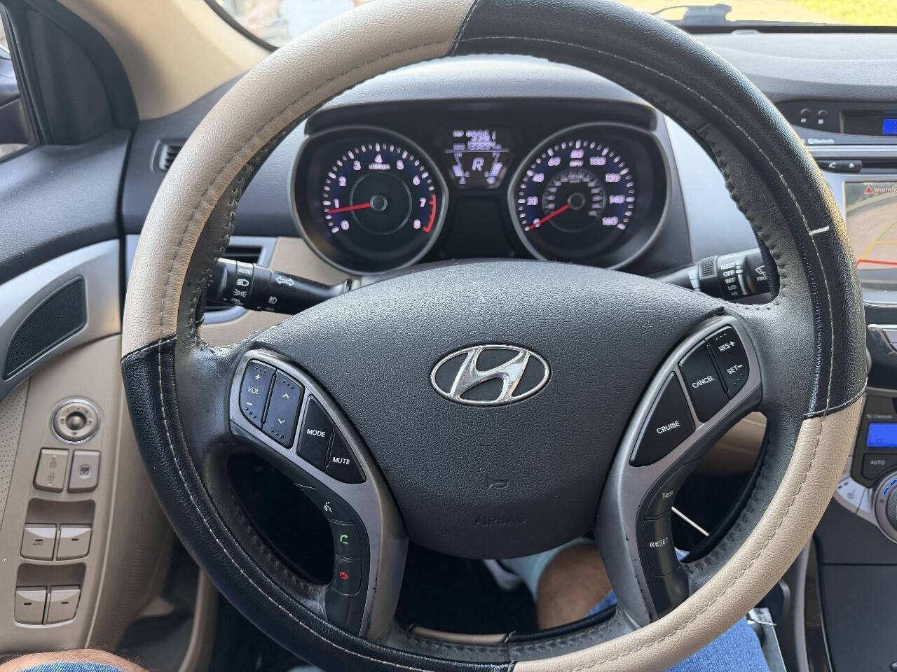 Used 2013 Hyundai Elantra Limited w/ Technology Pkg FWD image 25