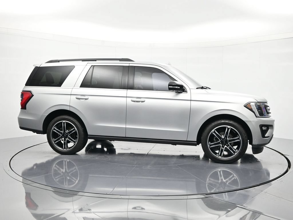 Used 2019 Ford Expedition Limited w/ Equipment Group 303A RWD image 4