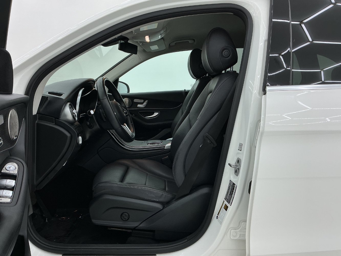 Used 2021 Mercedes-Benz GLC 300 4MATIC image 14