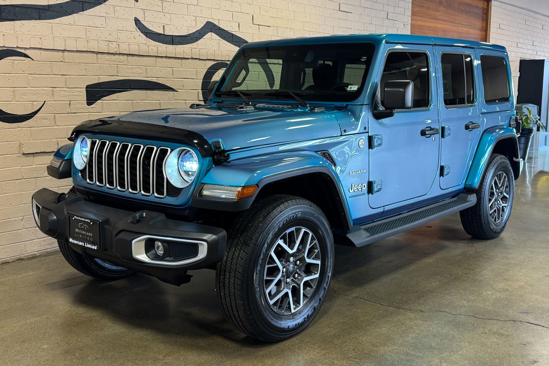 Used 2024 Jeep Wrangler Unlimited Sahara w/ Safety Group AWD/4WD image 10