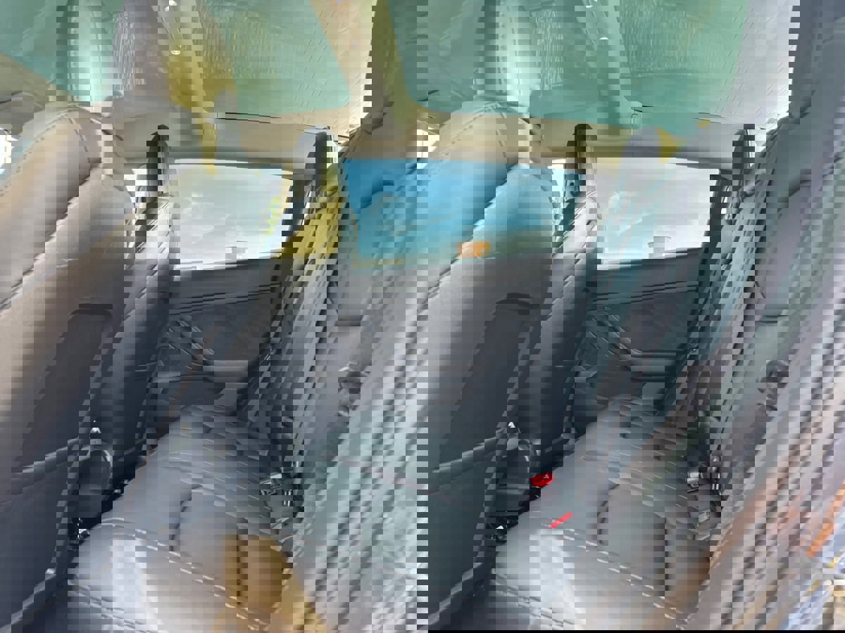 Used 2023 Tesla Model 3 Standard Range image 18