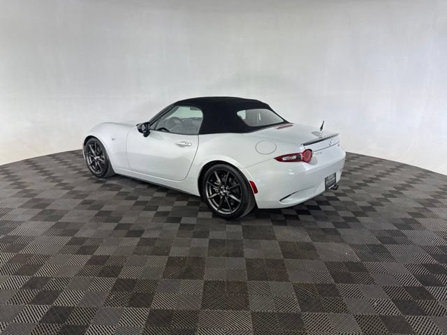 Used 2016 MAZDA MX-5 Miata Club RWD image 7