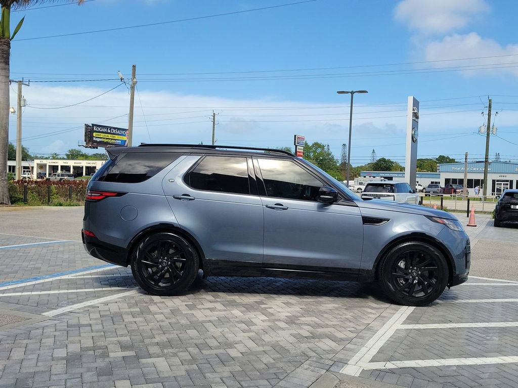 Used 2020 Land Rover Discovery Landmark image 6