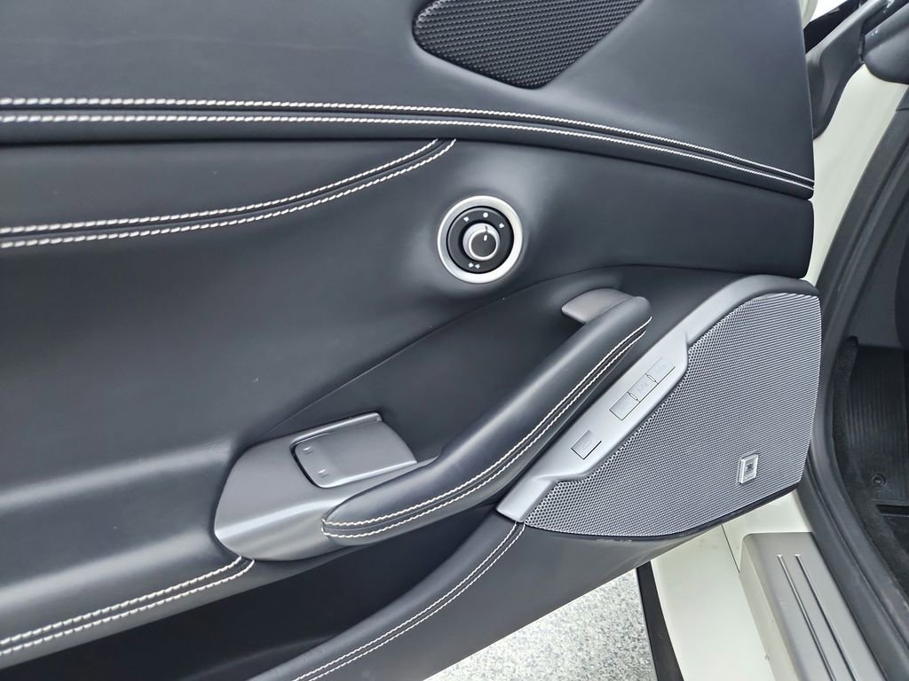 Used 2020 Ferrari Portofino Base image 24