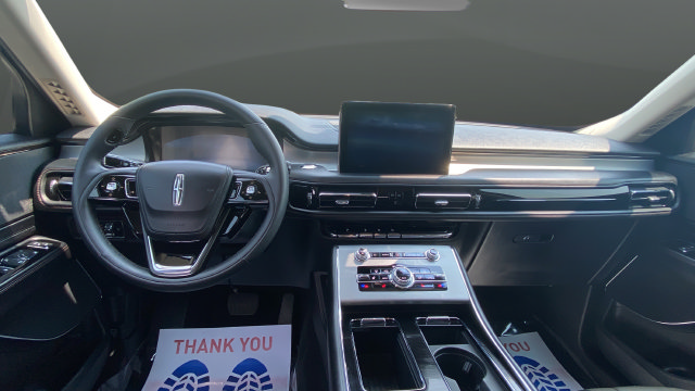 Used 2023 Lincoln Aviator AWD w/ Premium Package image 11