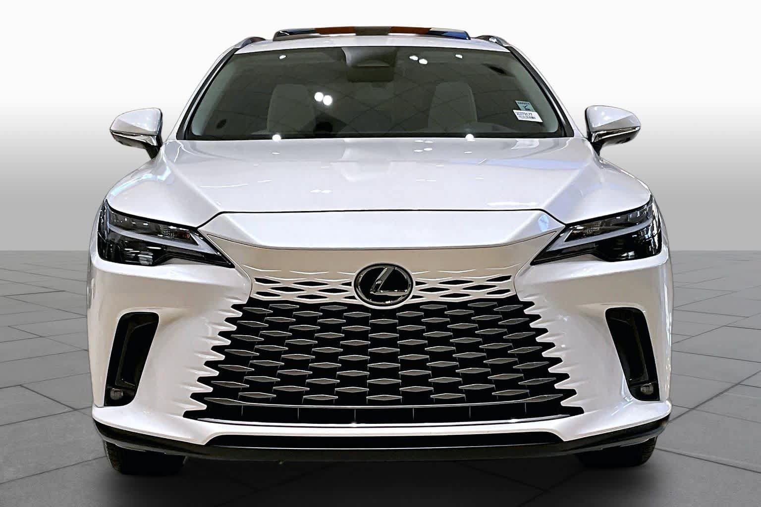 Used 2025 Lexus RX 350 w/ Convenience Package AWD/4WD image 3