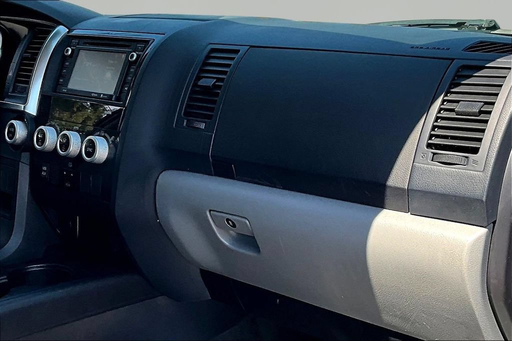 Used 2018 Toyota Sequoia SR5 RWD image 26