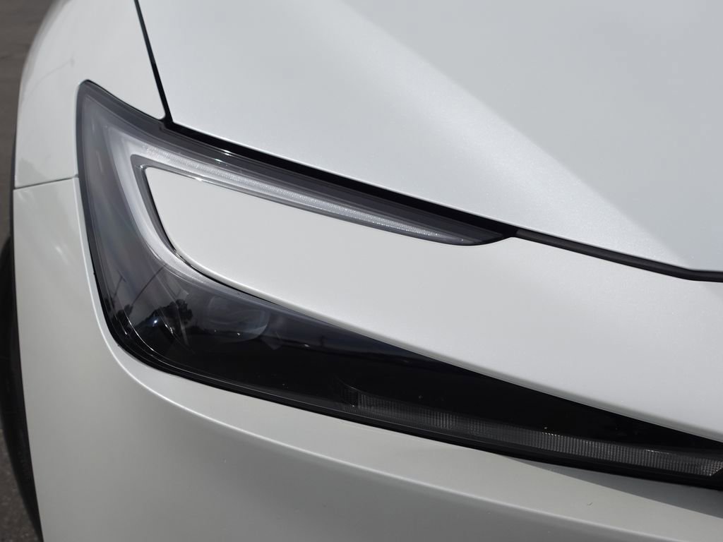 Used 2023 Toyota Prius LE image 3