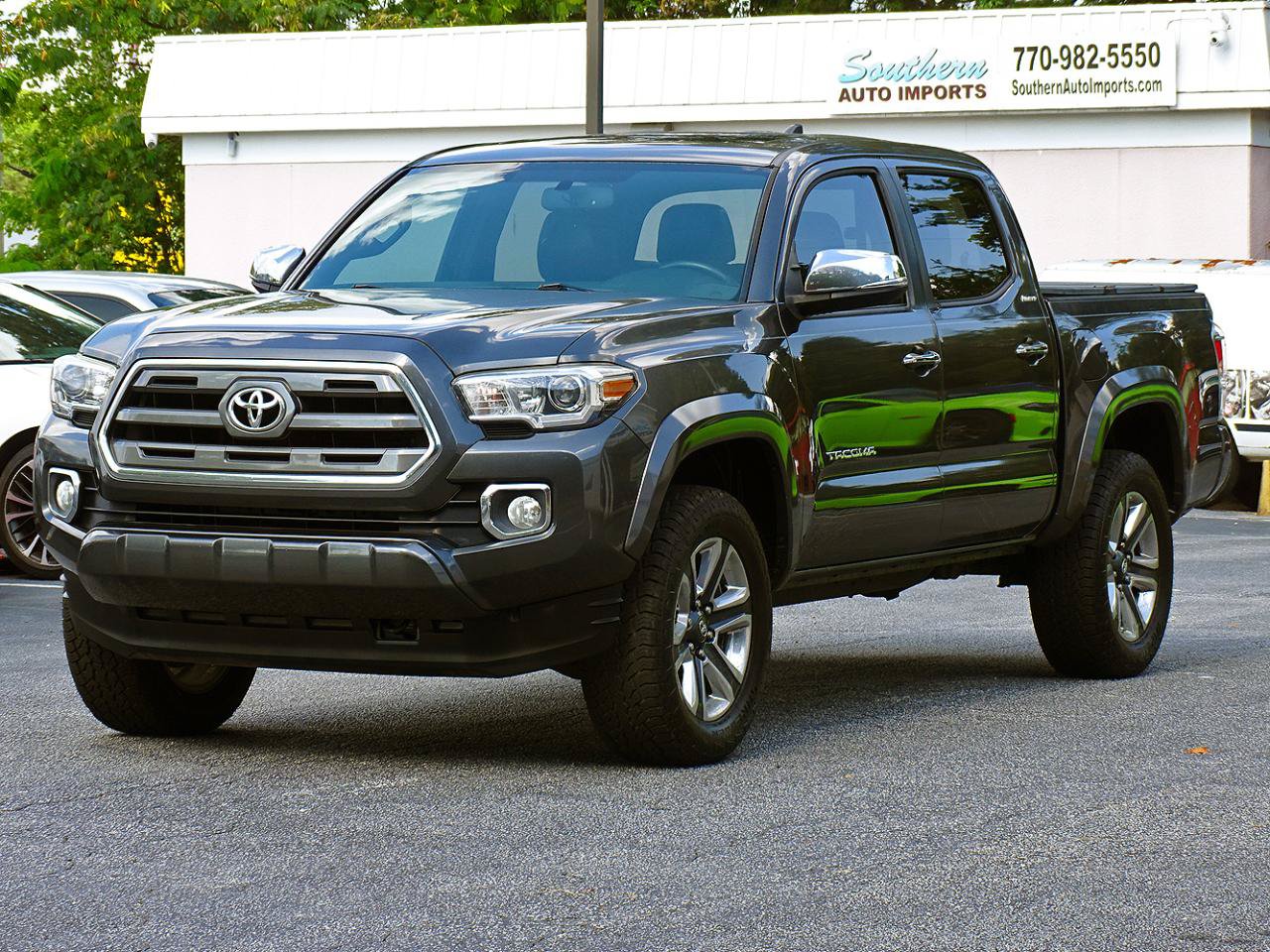 Used 2016 Toyota Tacoma Limited w/ Towing Package RWD image 7