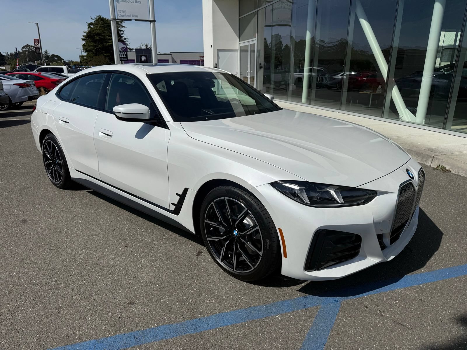 New 2026 BMW i4 xDrive40i w/ M Sport Package AWD/4WD image 9