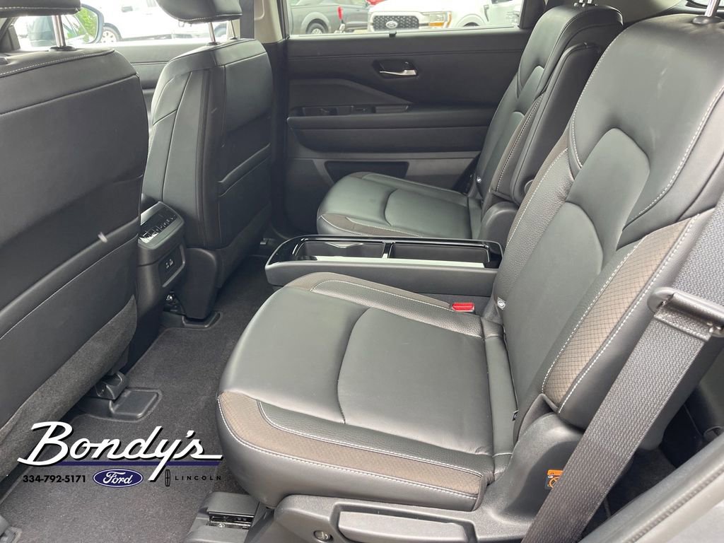 Used 2024 Nissan Pathfinder SL w/ SL Premium Package image 11