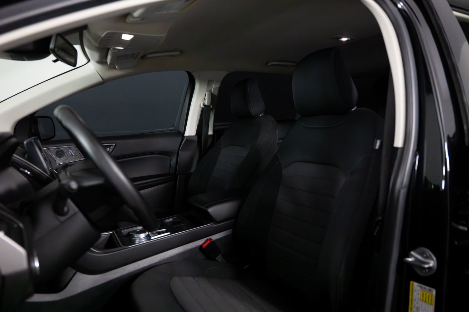 Used 2022 Ford Edge SE w/ Black Appearance Package image 16