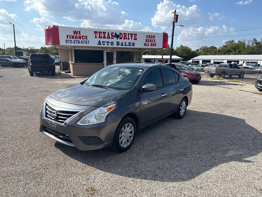 Used 2019 Nissan Versa SV FWD image 1