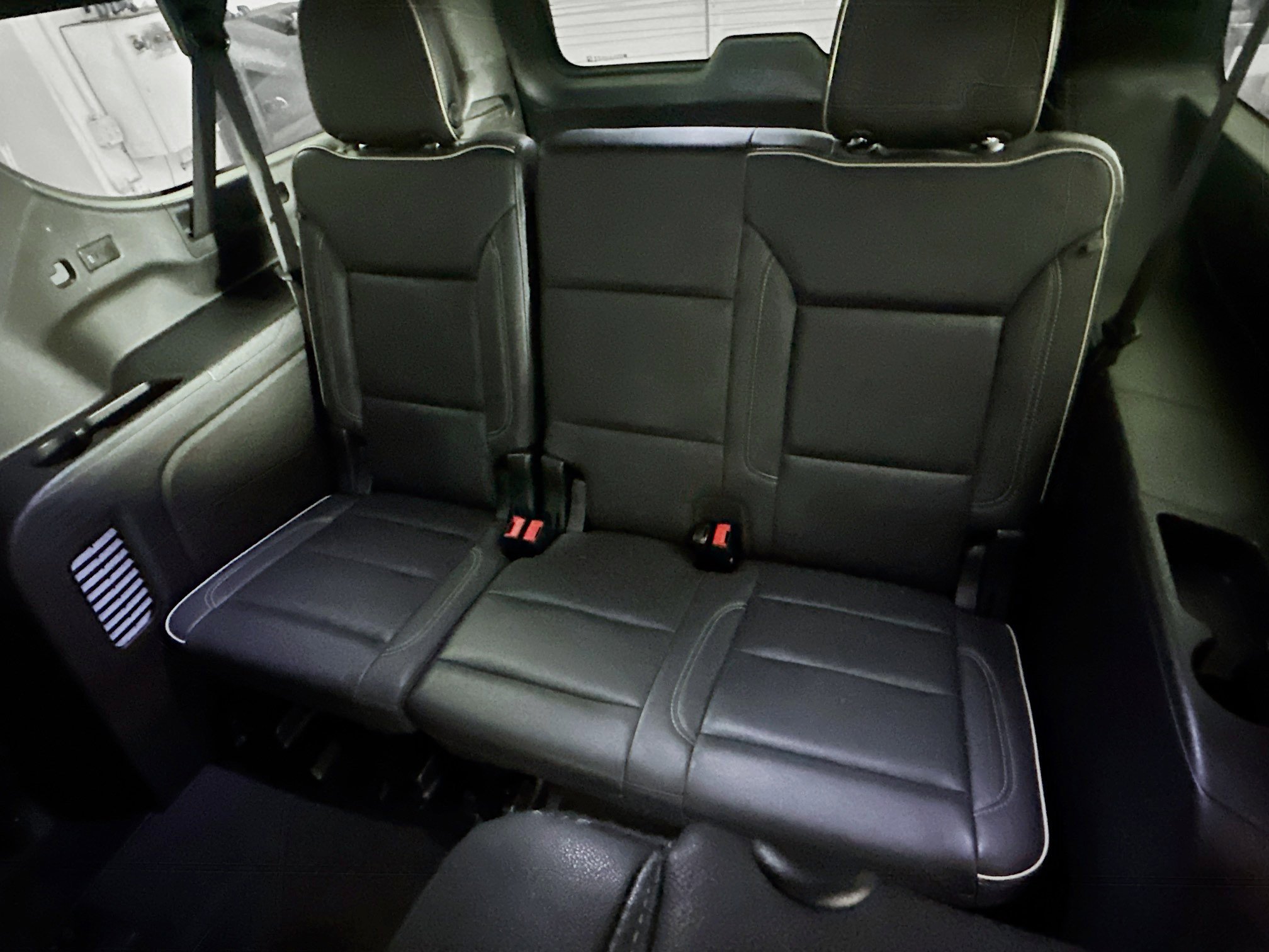 Used 2023 Chevrolet Suburban Premier image 28