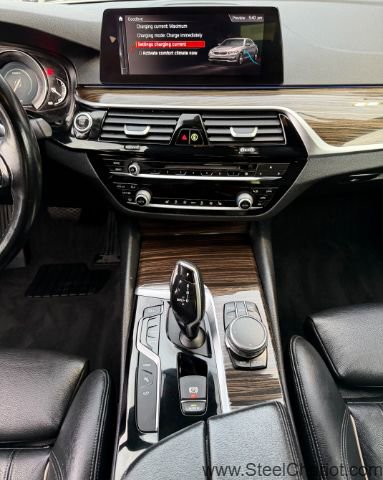 Used 2019 BMW 530e w/ Premium Package image 18