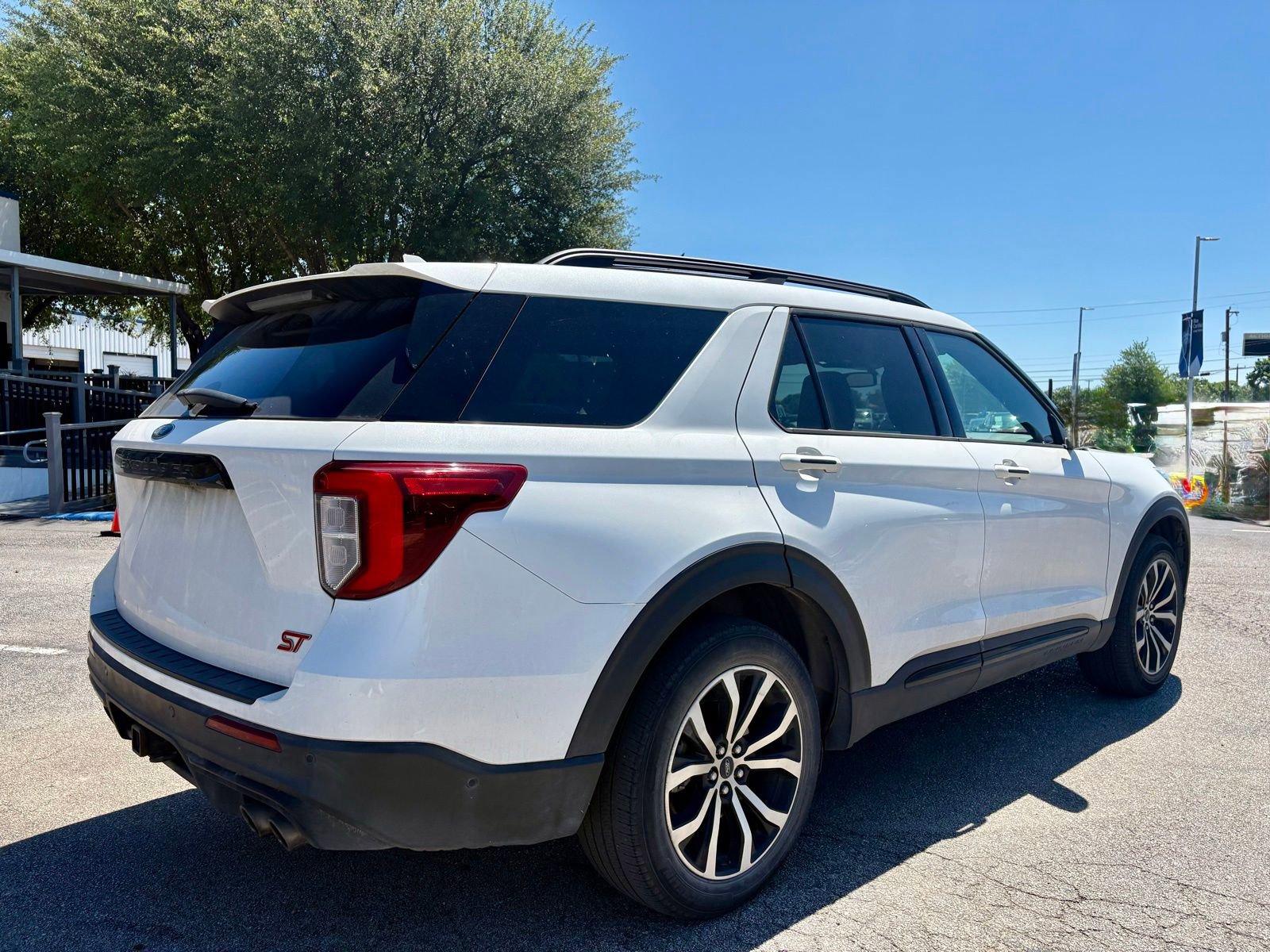Used 2021 Ford Explorer ST w/ Equipment Group 401A AWD/4WD image 3