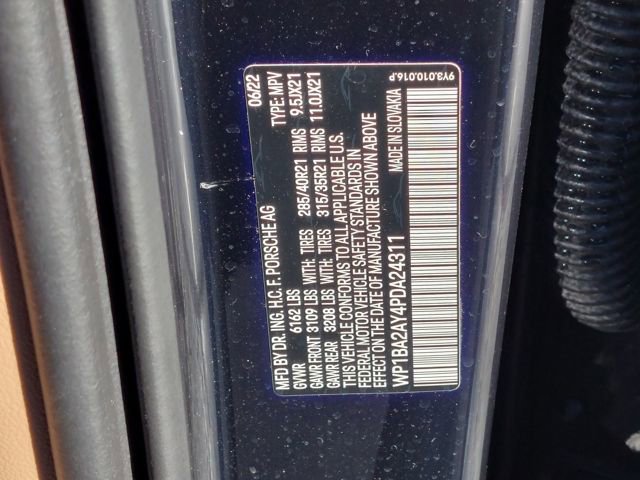 Used 2023 Porsche Cayenne Platinum Edition image 31