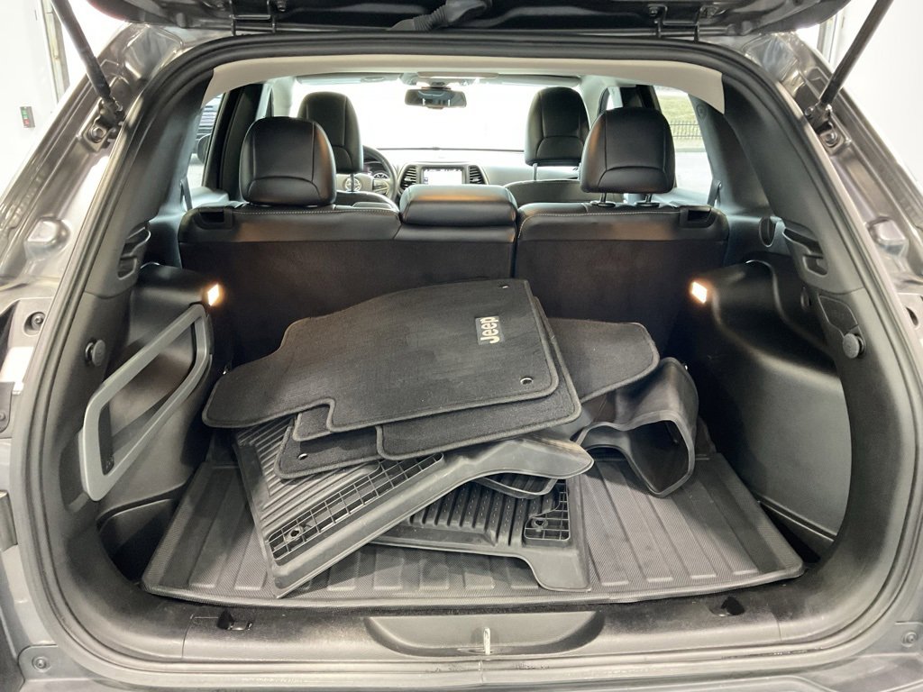 Used 2015 Jeep Cherokee Limited w/ Trailer Tow Group image 23