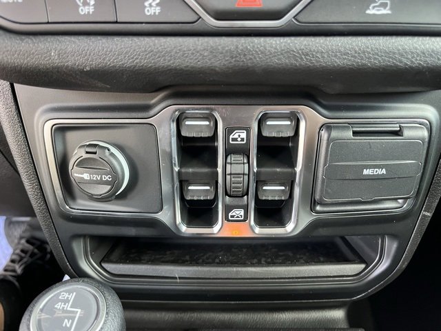 New 2025 Jeep Gladiator Sport image 22