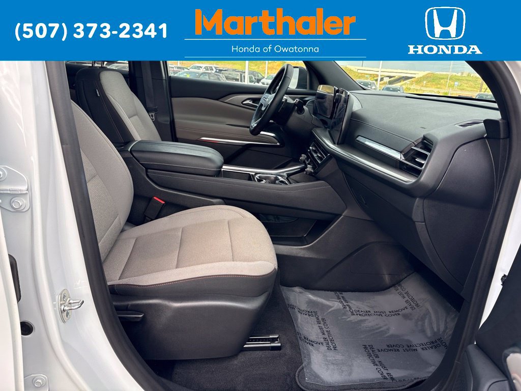 Used 2026 Chevrolet Traverse LT w/ Driver Confidence Package AWD/4WD image 20