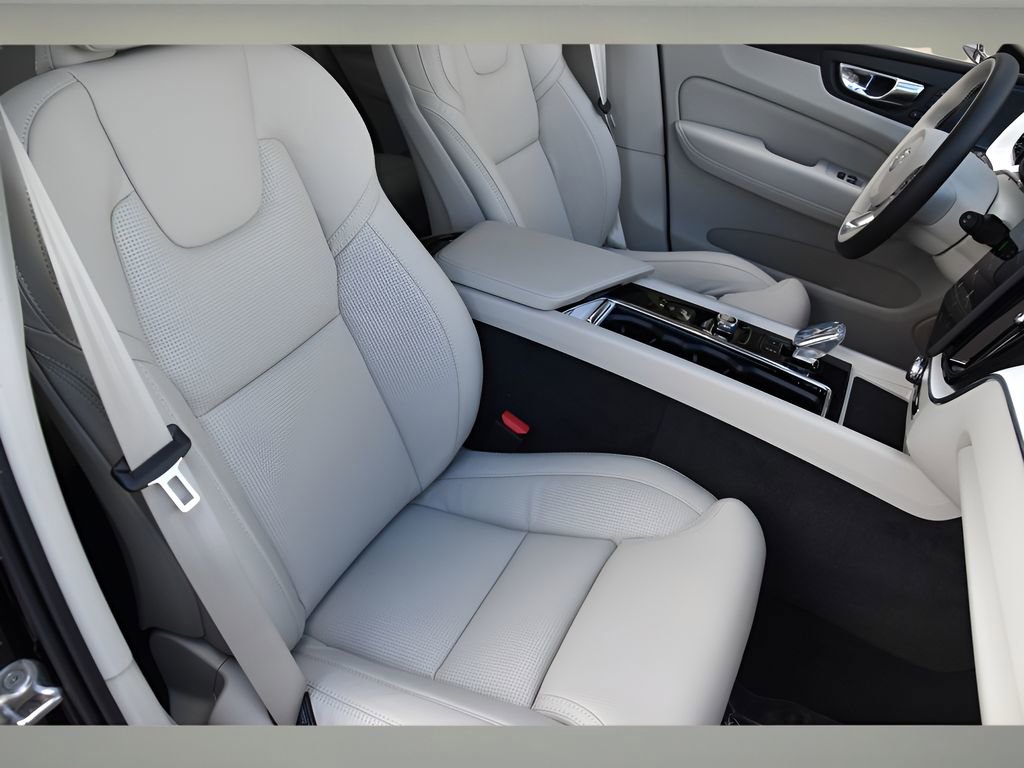 New 2026 Volvo XC60 B5 Ultra w/ Protection Package Premier image 31