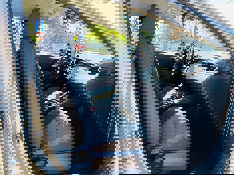 Used 2020 Toyota Corolla LE FWD image 15