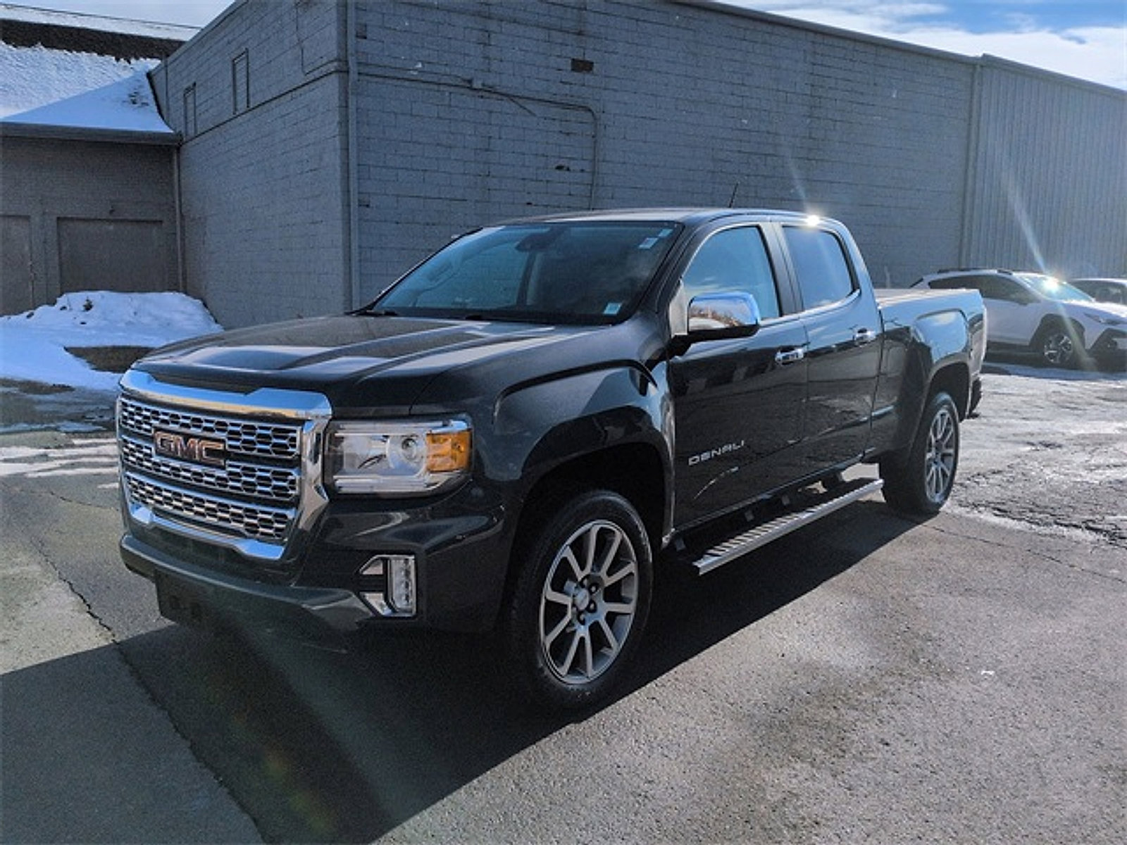 Used 2021 GMC Canyon Denali image 8