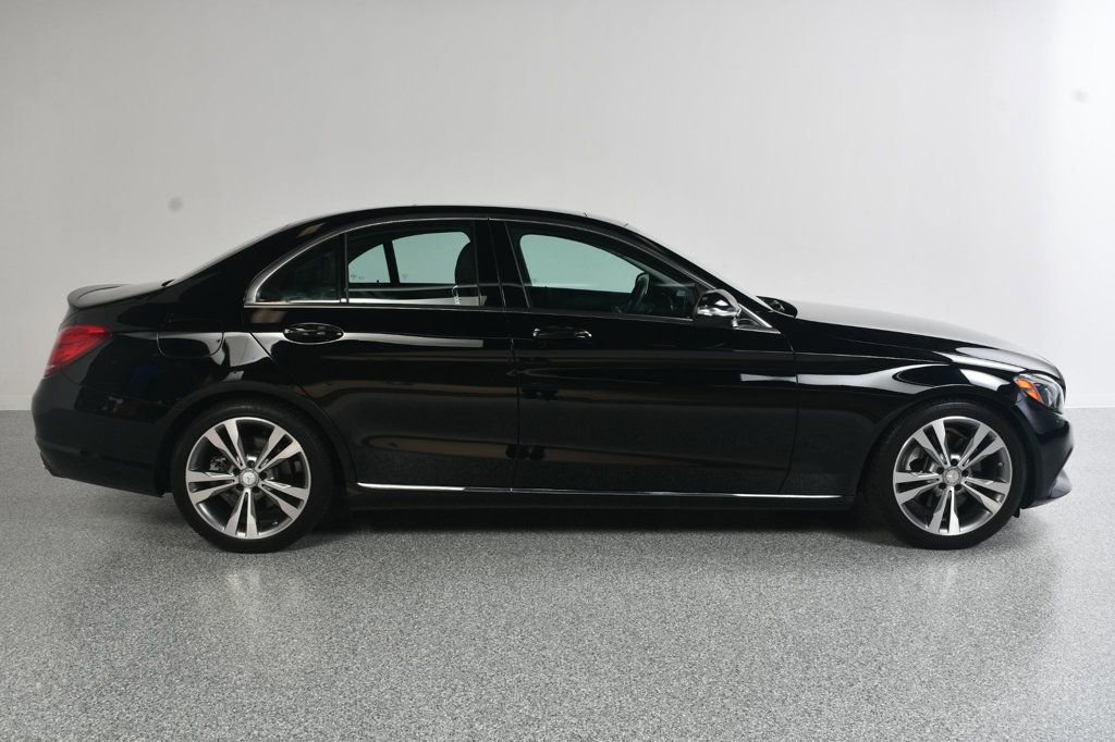 Used 2015 Mercedes-Benz C 300 Sedan image 4
