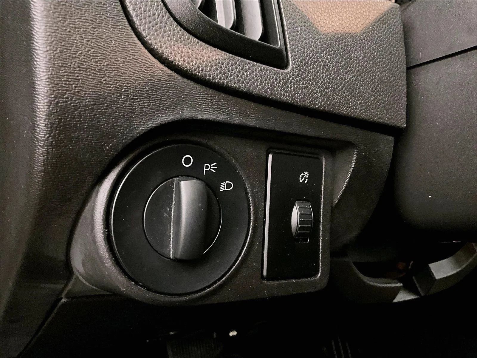 Used 2009 Ford Focus SE FWD image 30