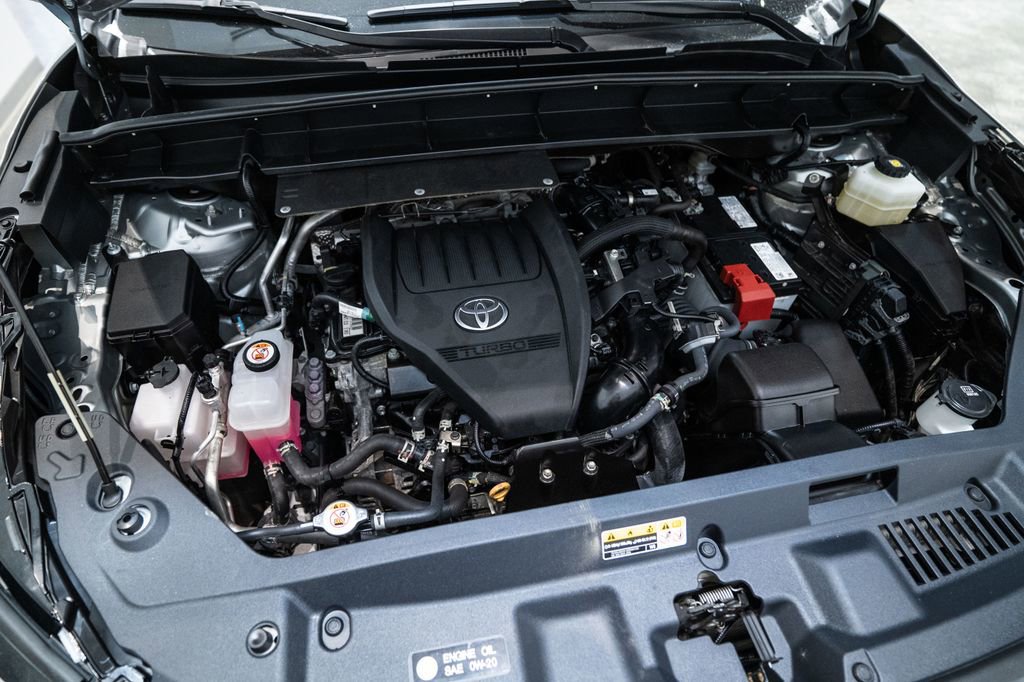 Used 2024 Toyota Highlander LE image 36