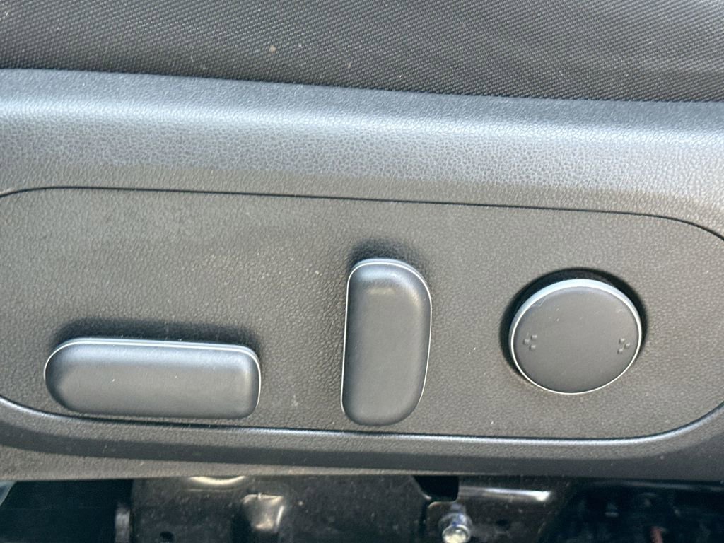 Used 2025 Hyundai Kona SEL image 14