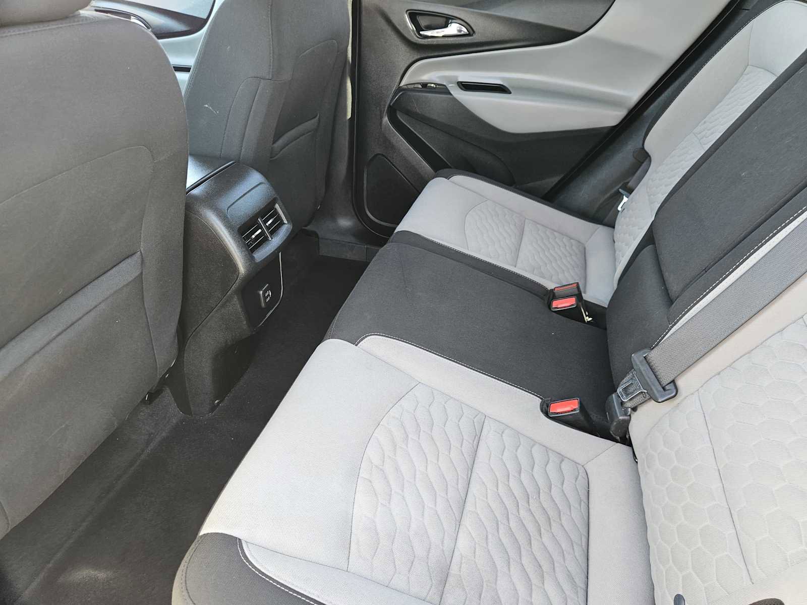 Used 2021 Chevrolet Equinox LT image 27