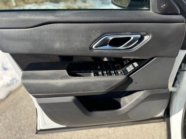 Used 2022 Land Rover Range Rover Velar R-Dynamic S image 9
