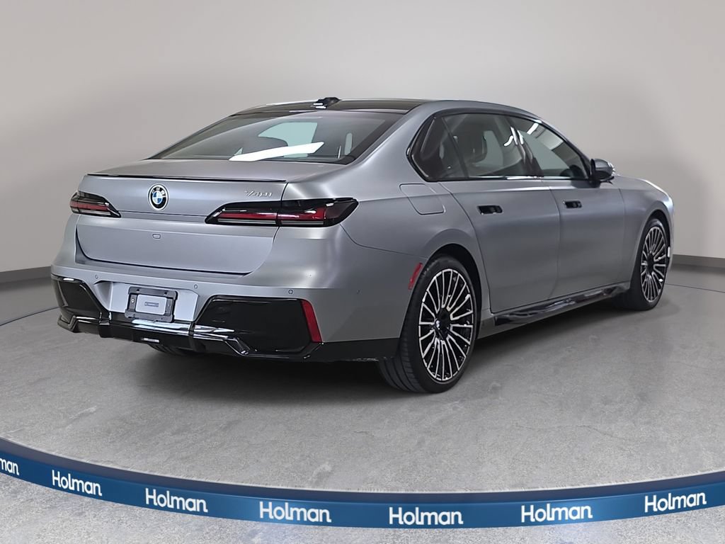 Used 2026 BMW 740i RWD image 7