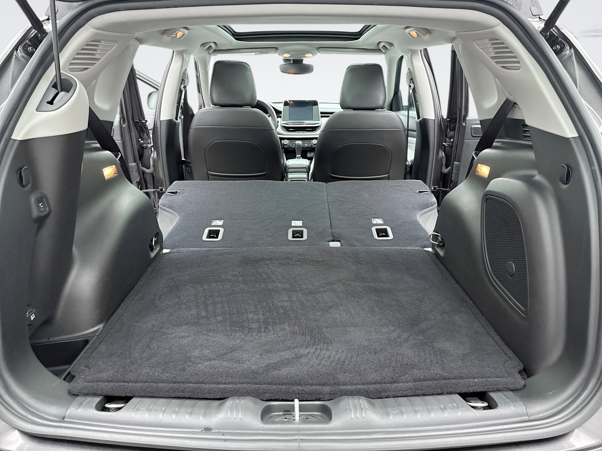 Used 2022 Jeep Compass Latitude w/ Sun and Sound Group AWD/4WD image 23