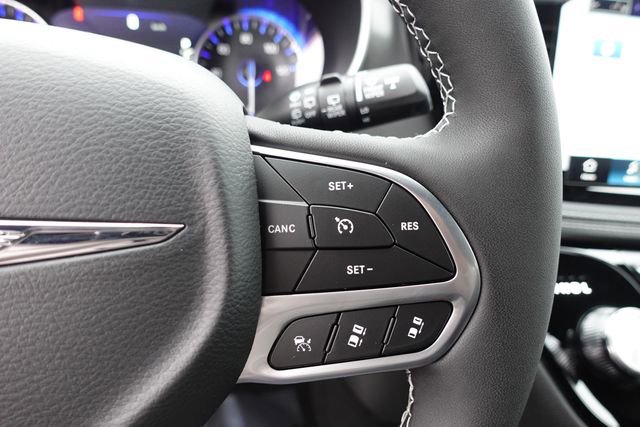 New 2026 Chrysler Pacifica Select image 16