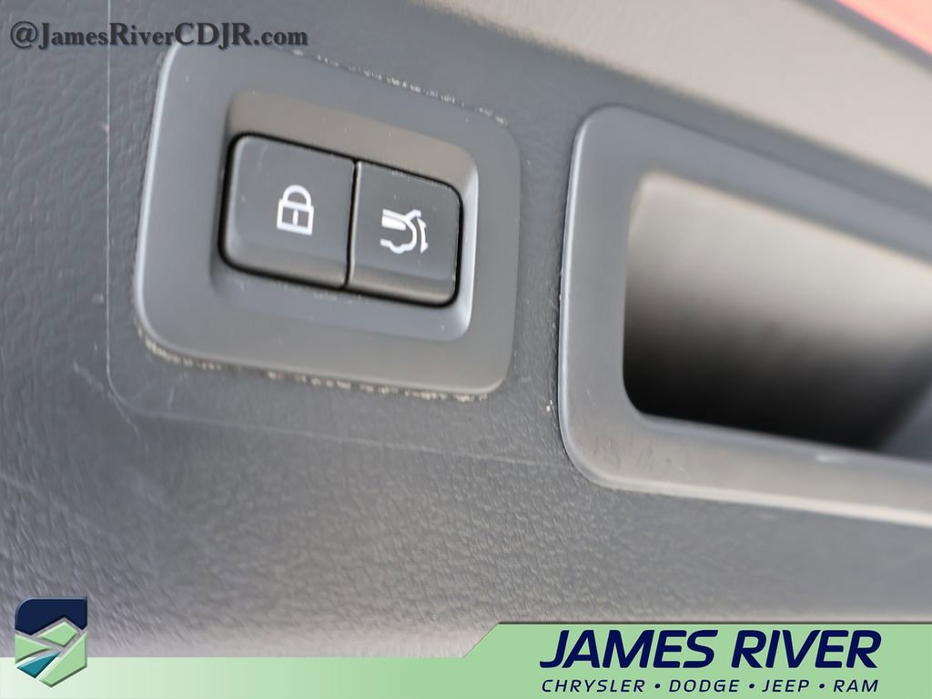 Used 2025 MAZDA CX-50 AWD 2.5 S w/ Preferred Package image 16