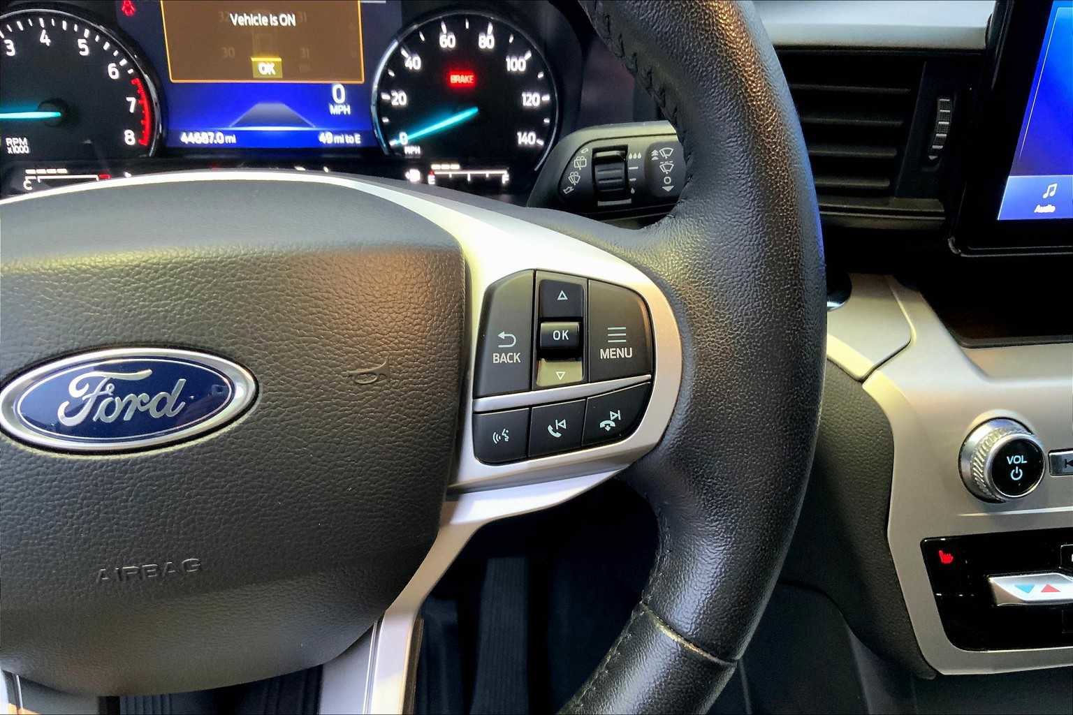 Used 2022 Ford Explorer XLT image 45