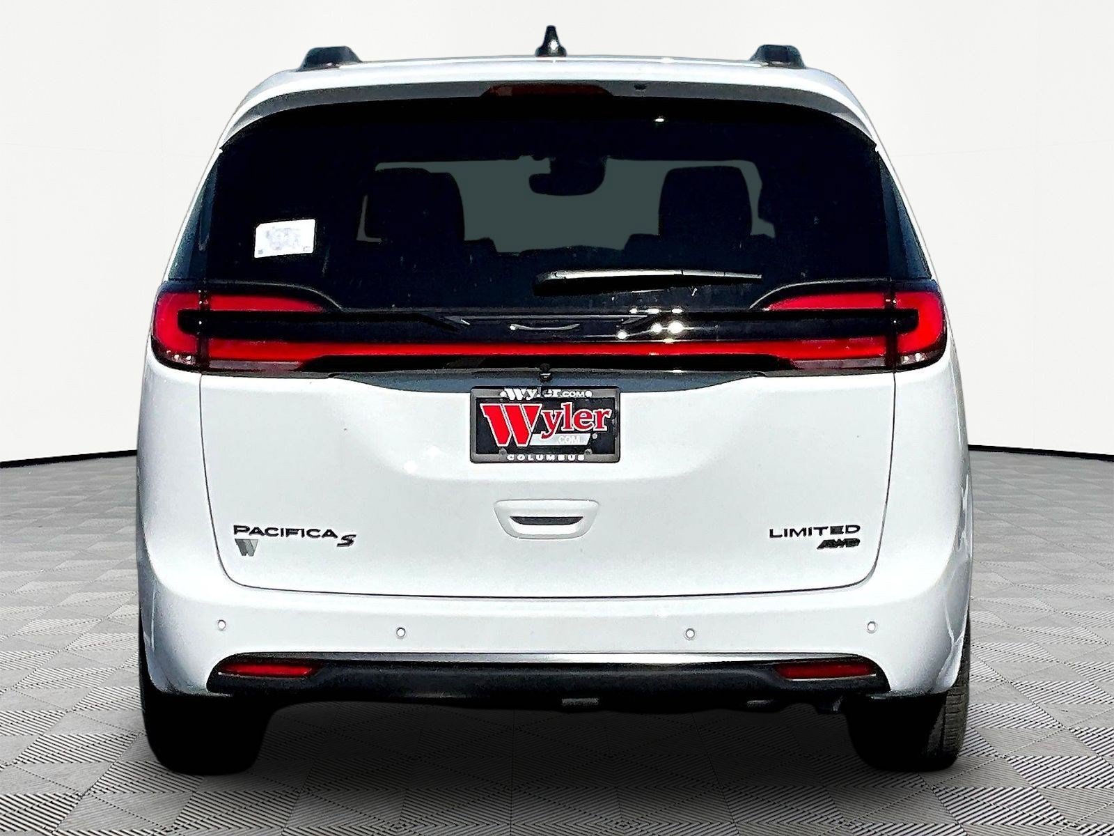 New 2027 Chrysler Pacifica Limited AWD/4WD image 5