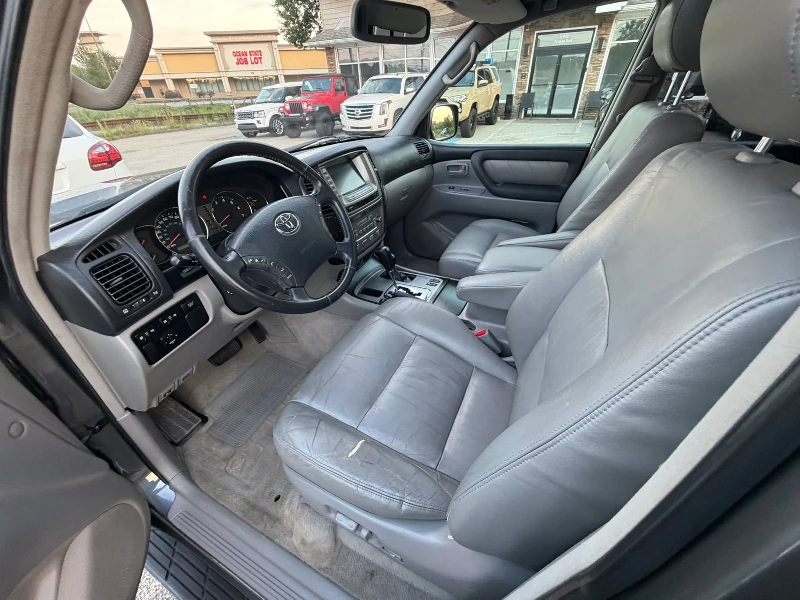 Used 2004 Toyota Land Cruiser AWD/4WD image 7