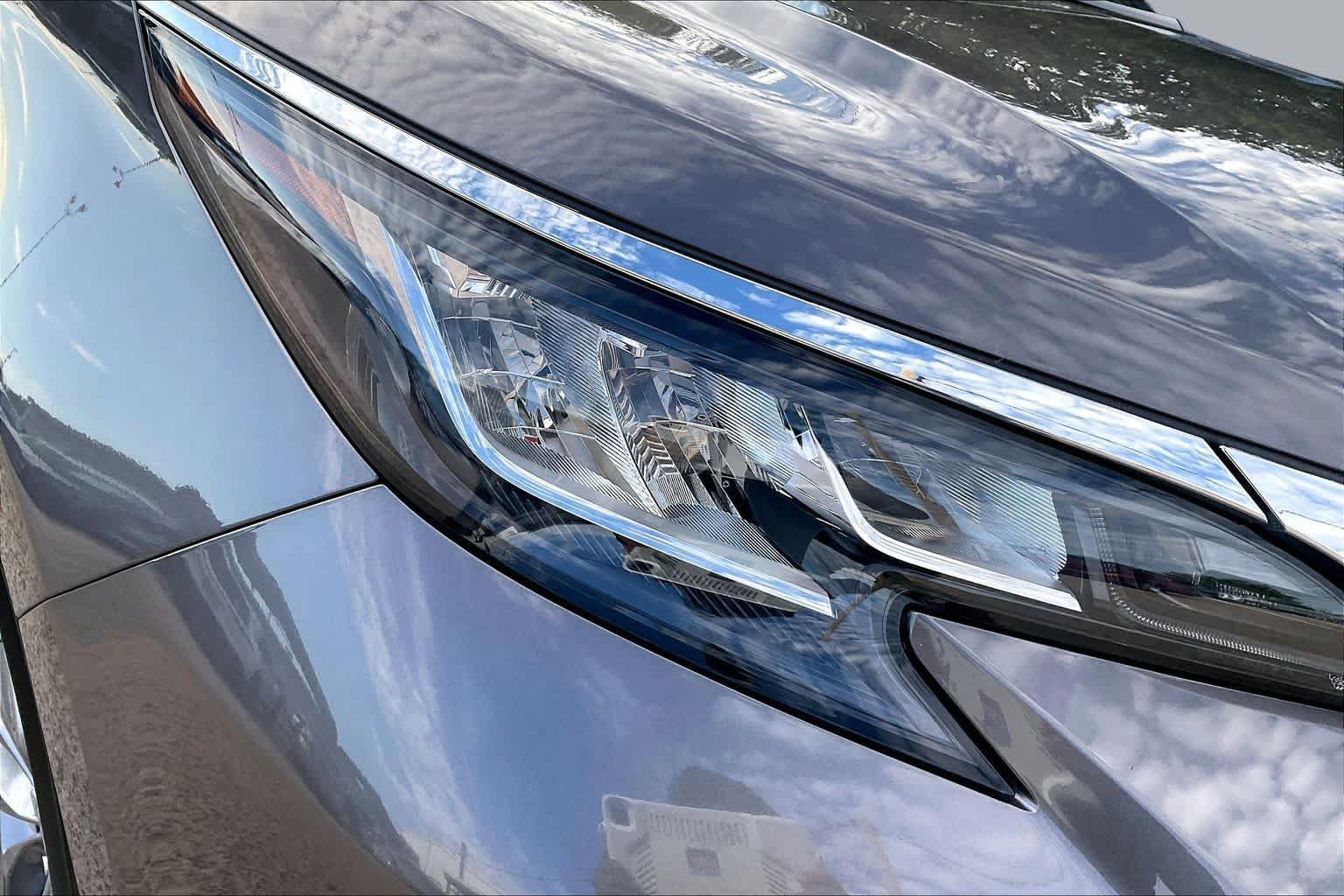 Used 2022 Toyota Sienna XLE FWD image 27