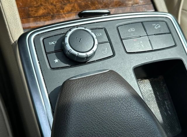 Used 2014 Mercedes-Benz GL 550 4MATIC image 25